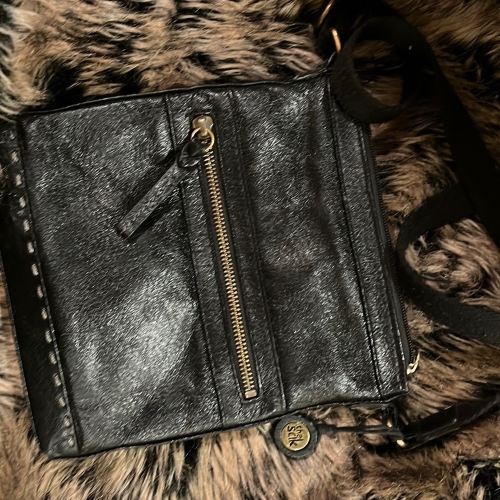 The SAK crossbody-BLK